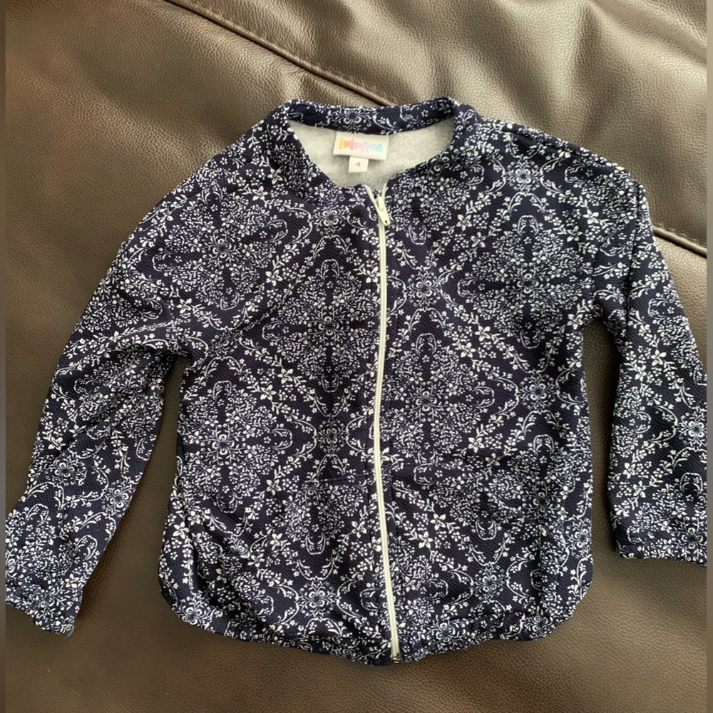 Navy/White LuLaRoe Monroe Jacket, size 4. Like new. No tears/rips/holes/stains.